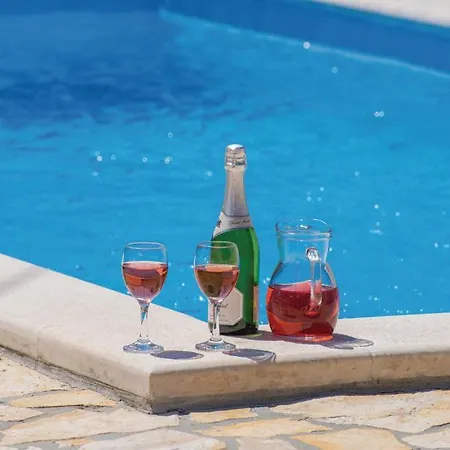 Luxury Maria With Pool