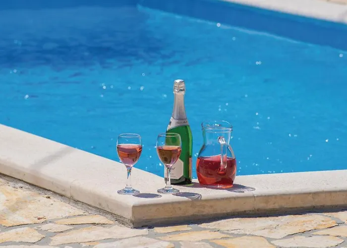 Luxury Maria With Pool