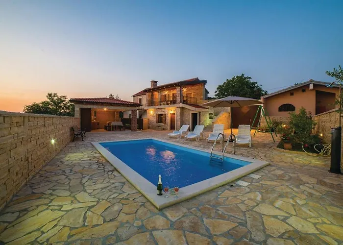 Luxury Maria With Pool Vila *