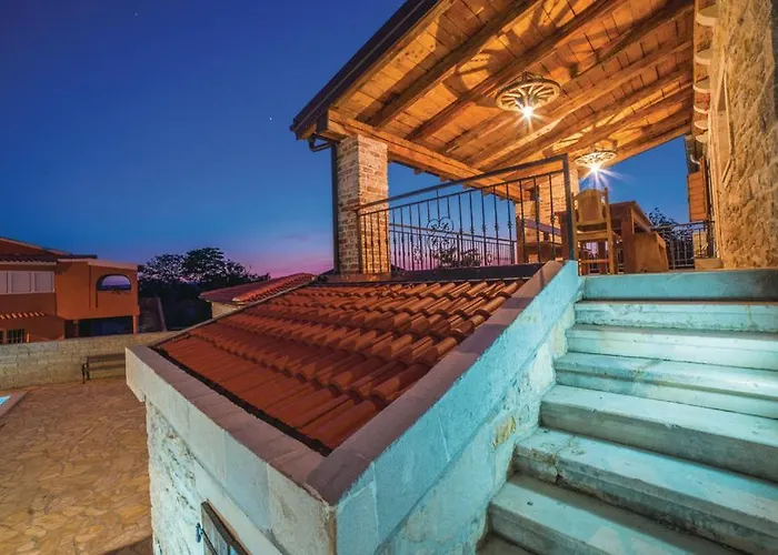 Luxury Maria With Pool